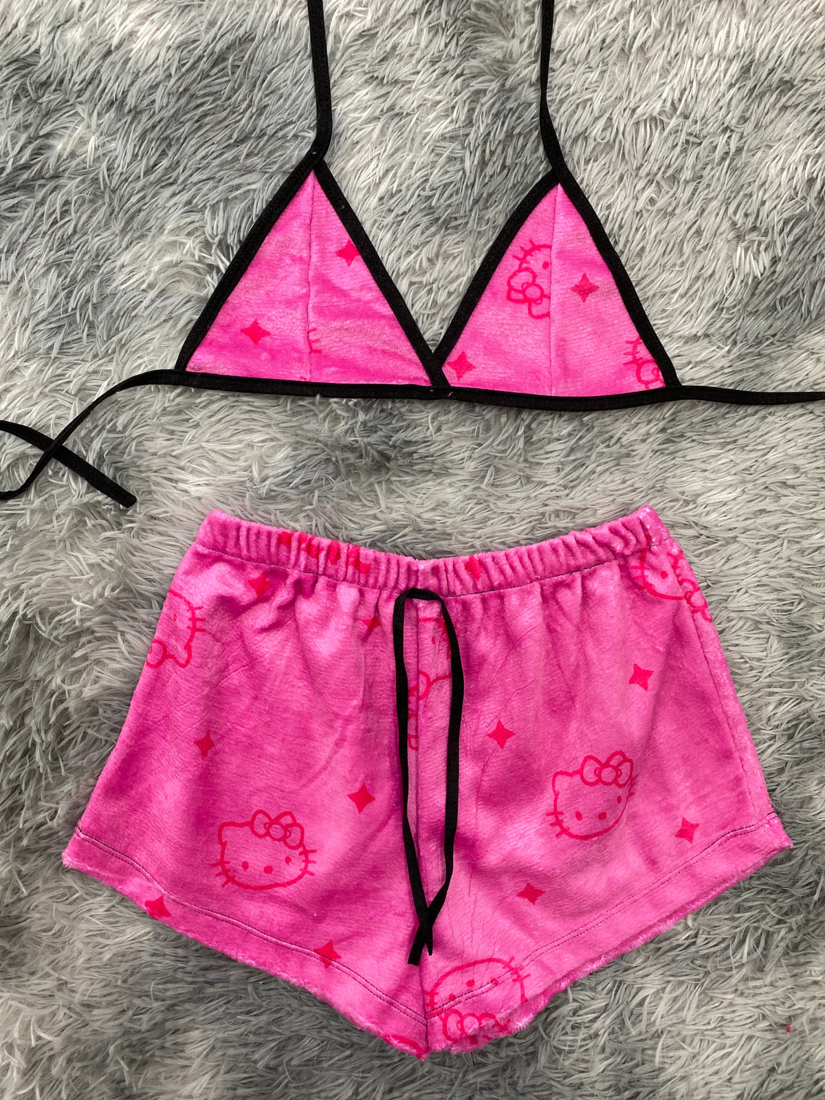 Kitty Brillo Pink Background Top And Short - Plush