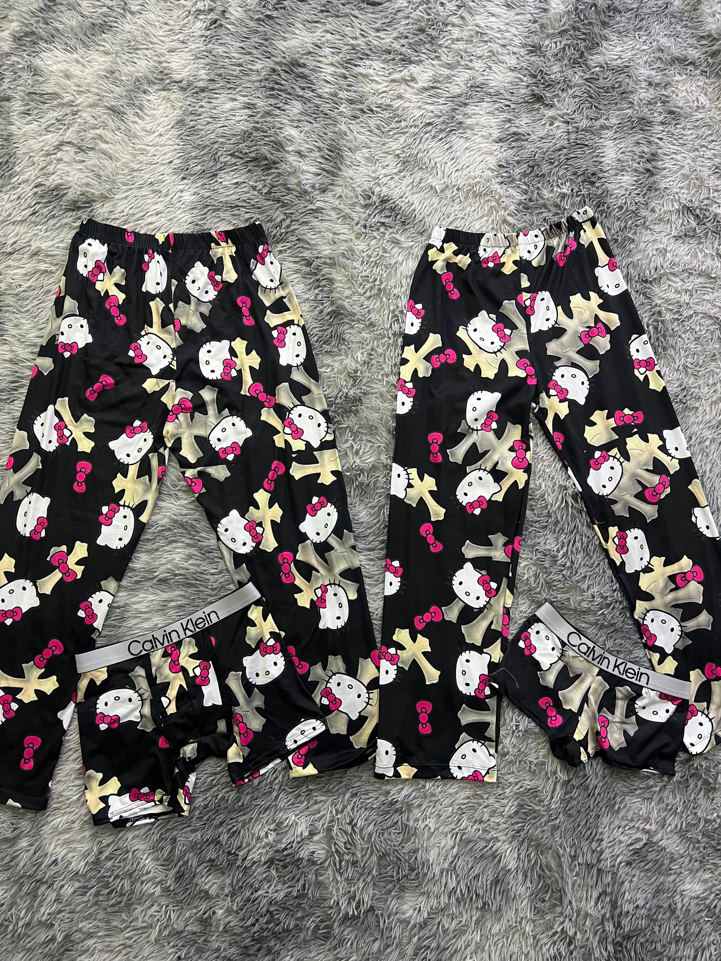 Hello Kitty crosses 5 piece pajama set for Couples ๐บ