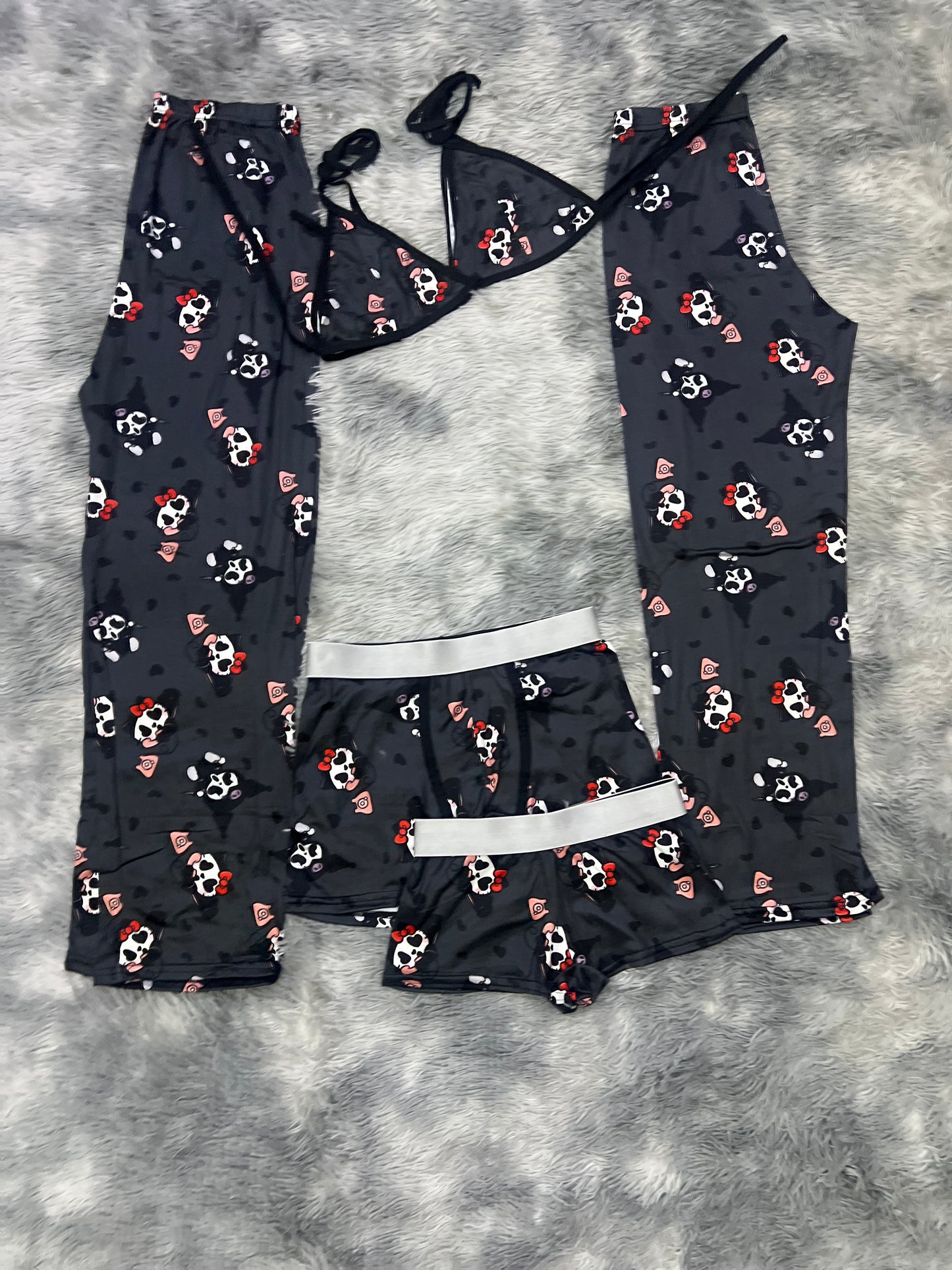 Kitty And Kuromi heart eyes dressed in screem gray background Halloween 5 pcs pajama duo