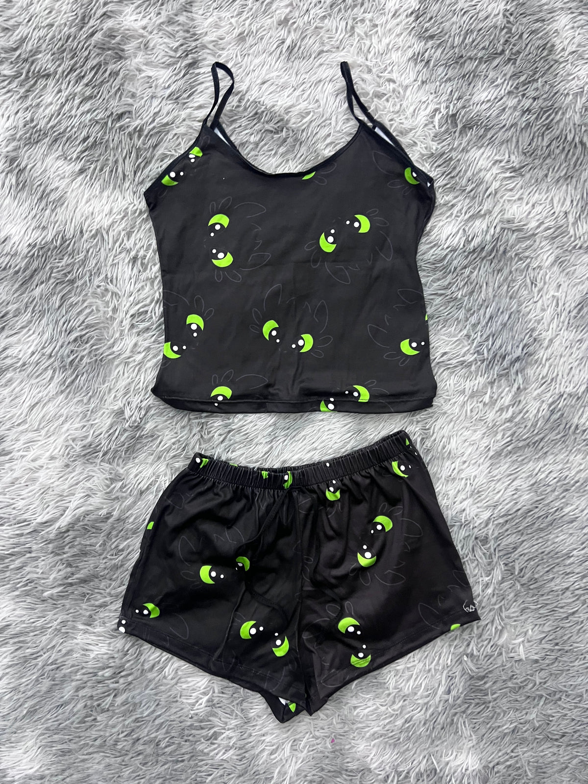 Toothless Blouse With Short Brush Matching Top & Short