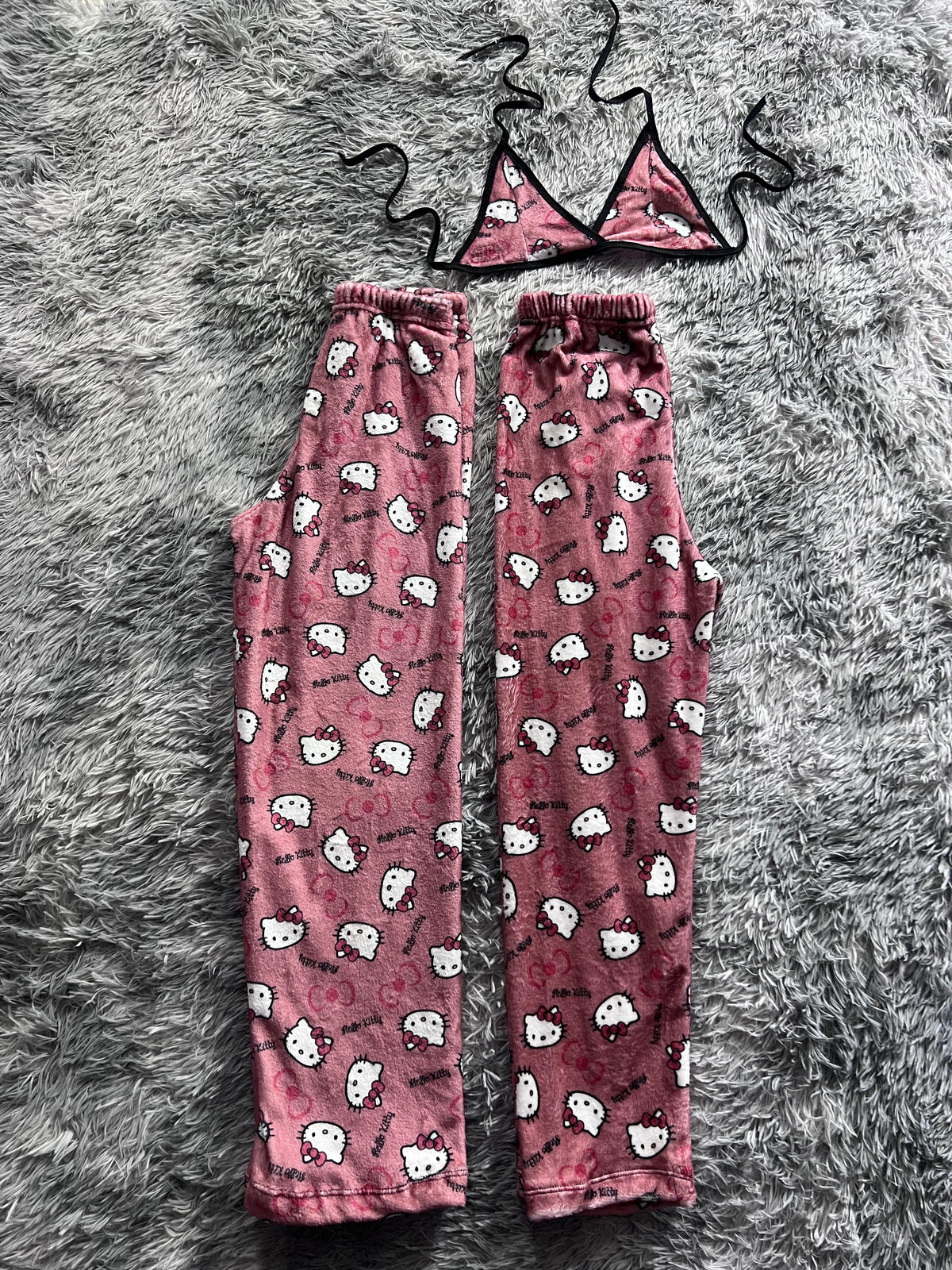 Kitty Nombre Cobre Background Matching Plush PJs