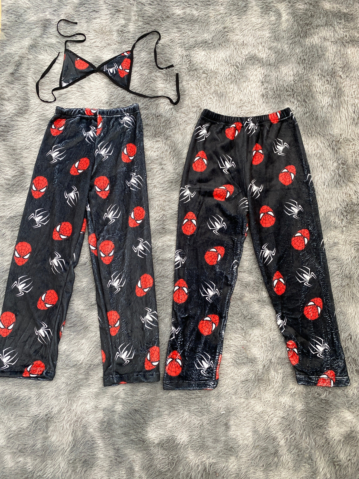 Spider-Man And Spiders Blancas Background Black Matching Plushie PJs