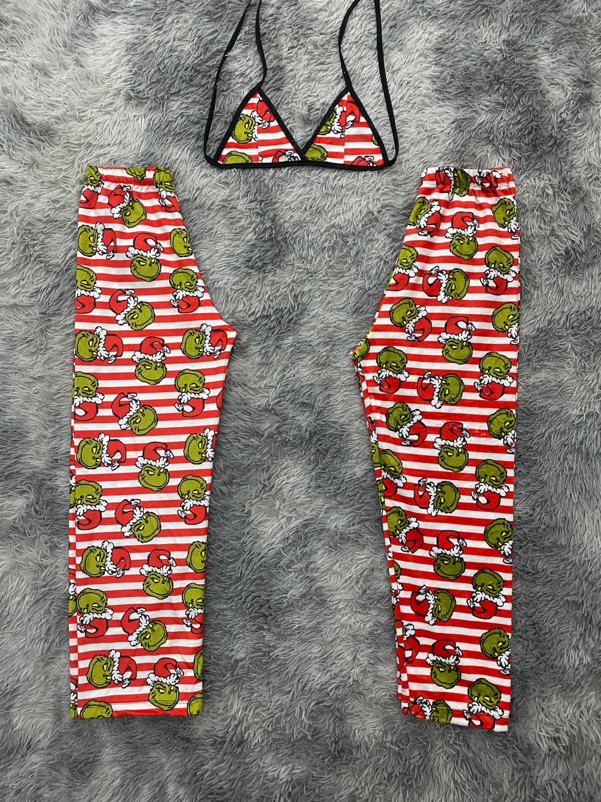 Grinch Lines Chicas Red & White Matching Plushie PJs