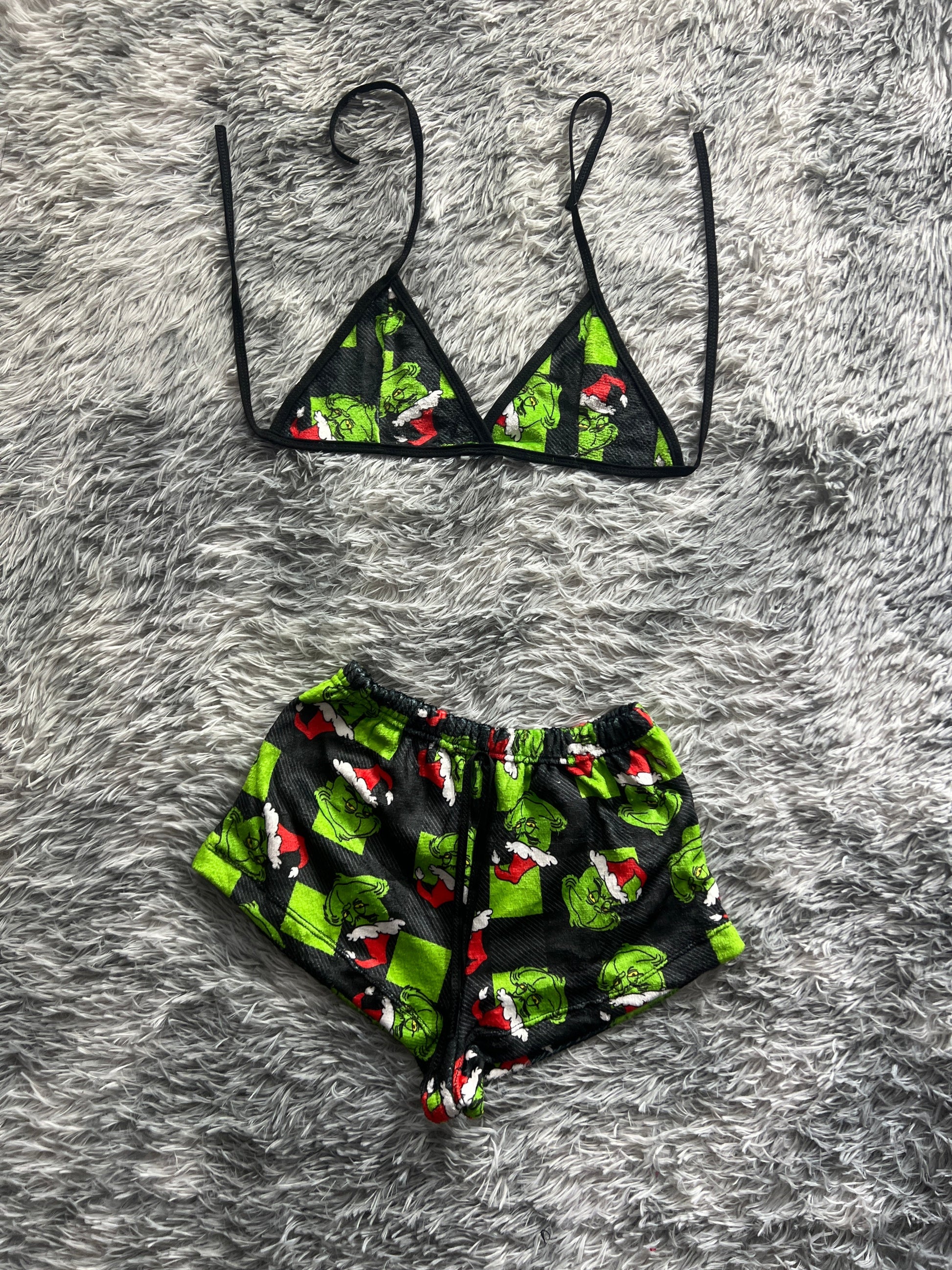 The Grinch Christmas Background Black And Green Plaid Matching Top & Short - Fundies