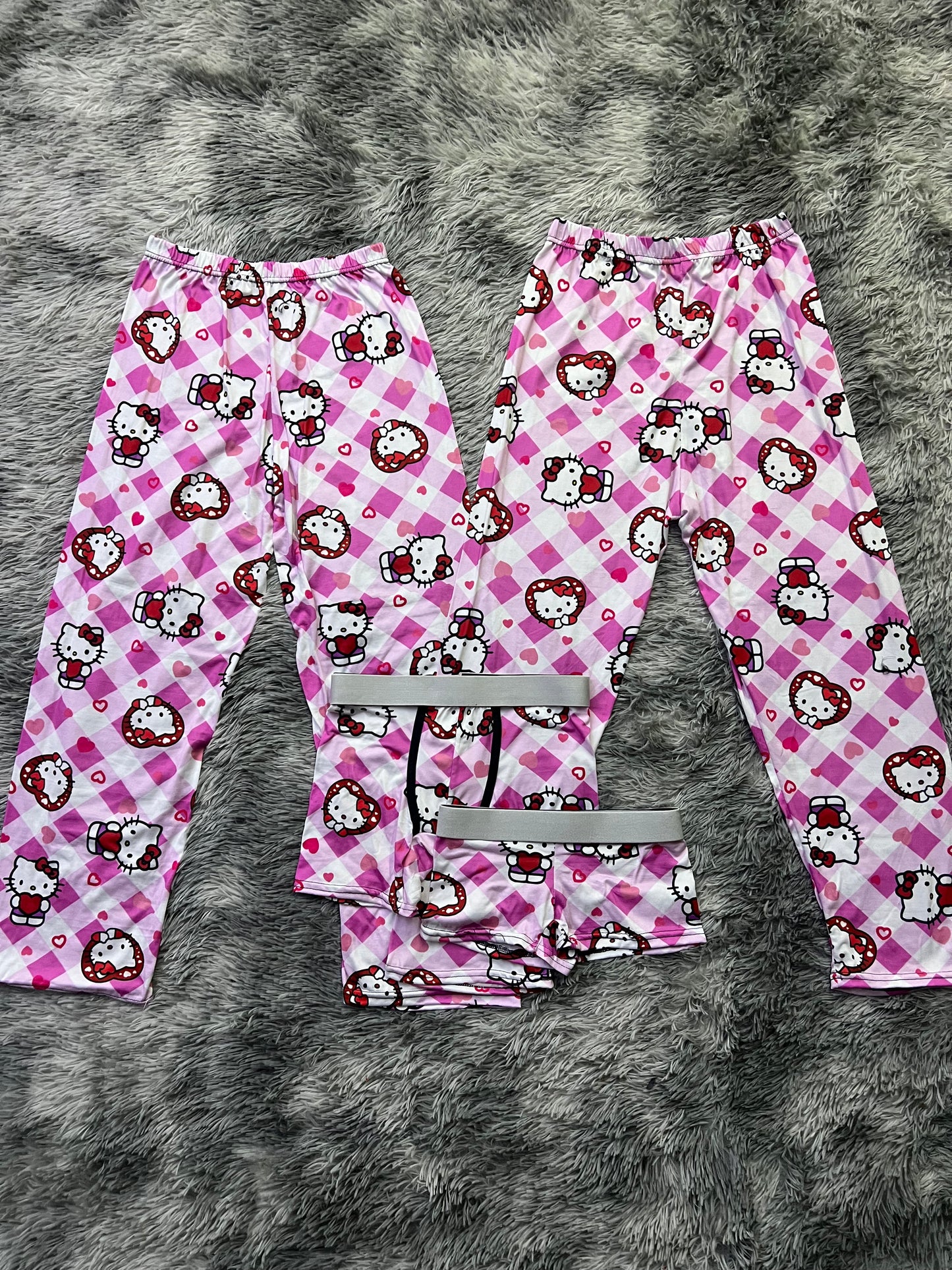 Hello Kitty Pink Plaid 5 piece pajama set 😍 🌙