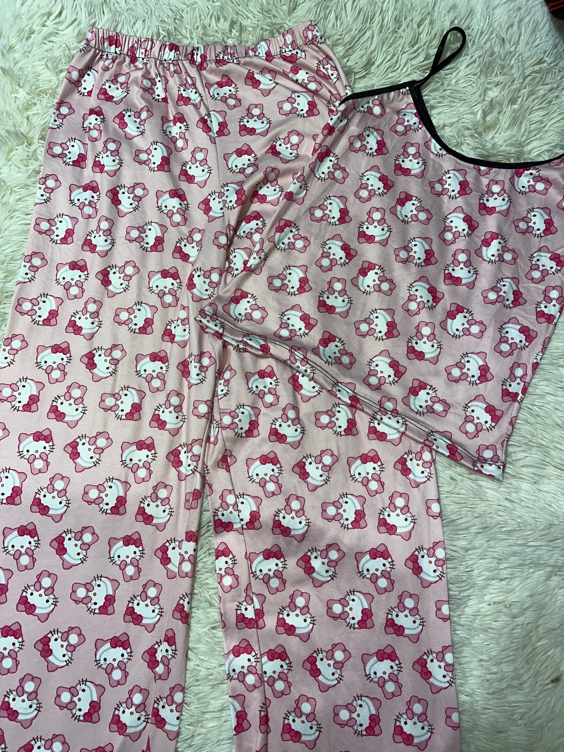 Hello Kitty Oso Women's Pajama Set - Fundies