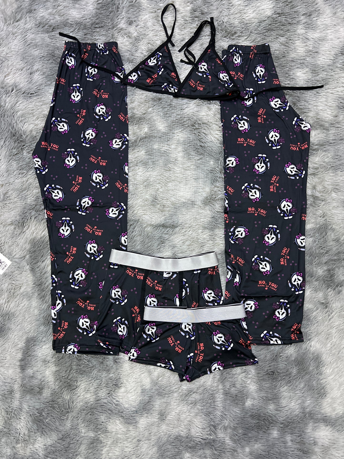 Kitty screem black background Halloween 5 pcs pajama duo