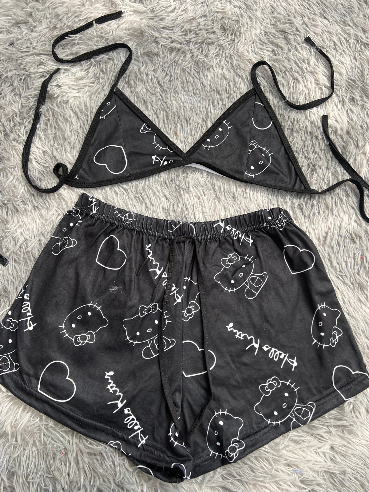Kitty Outline Black Background Top And Short PJs