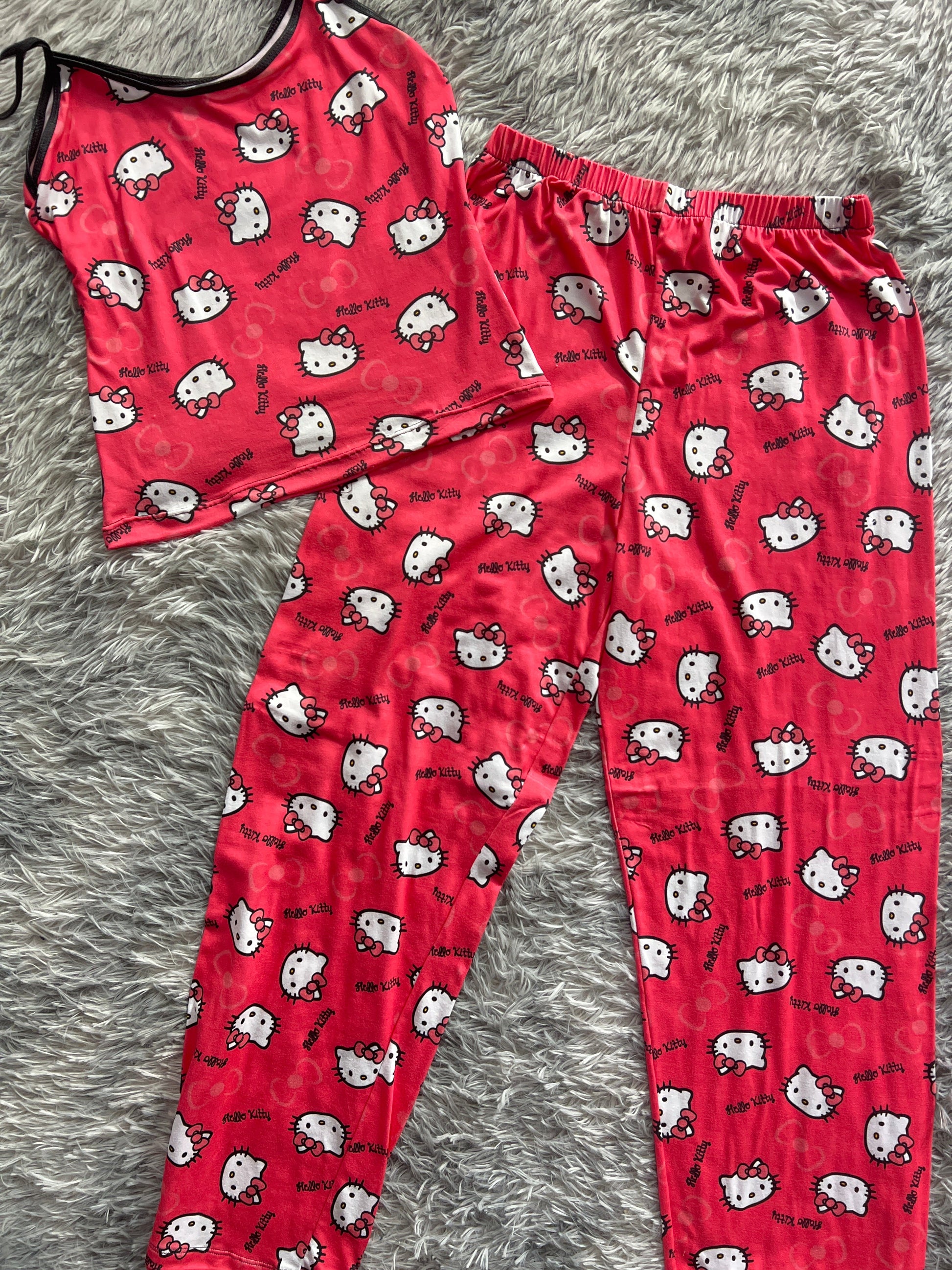 Hello Kitty Women's Pajama Set - Fundies