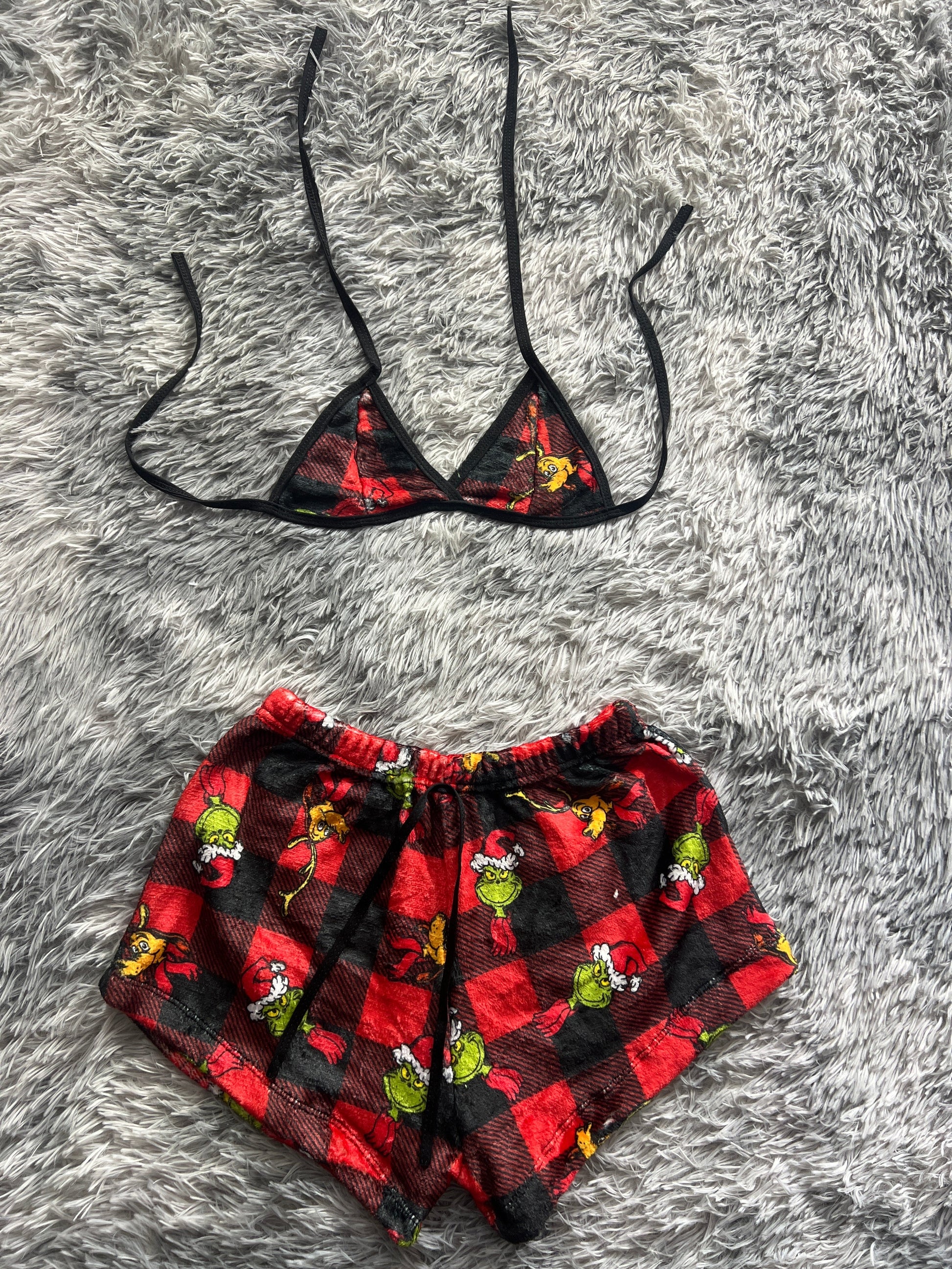 The Grinch Christmas Background Black And Red Plaid Matching Top & Short - Fundies