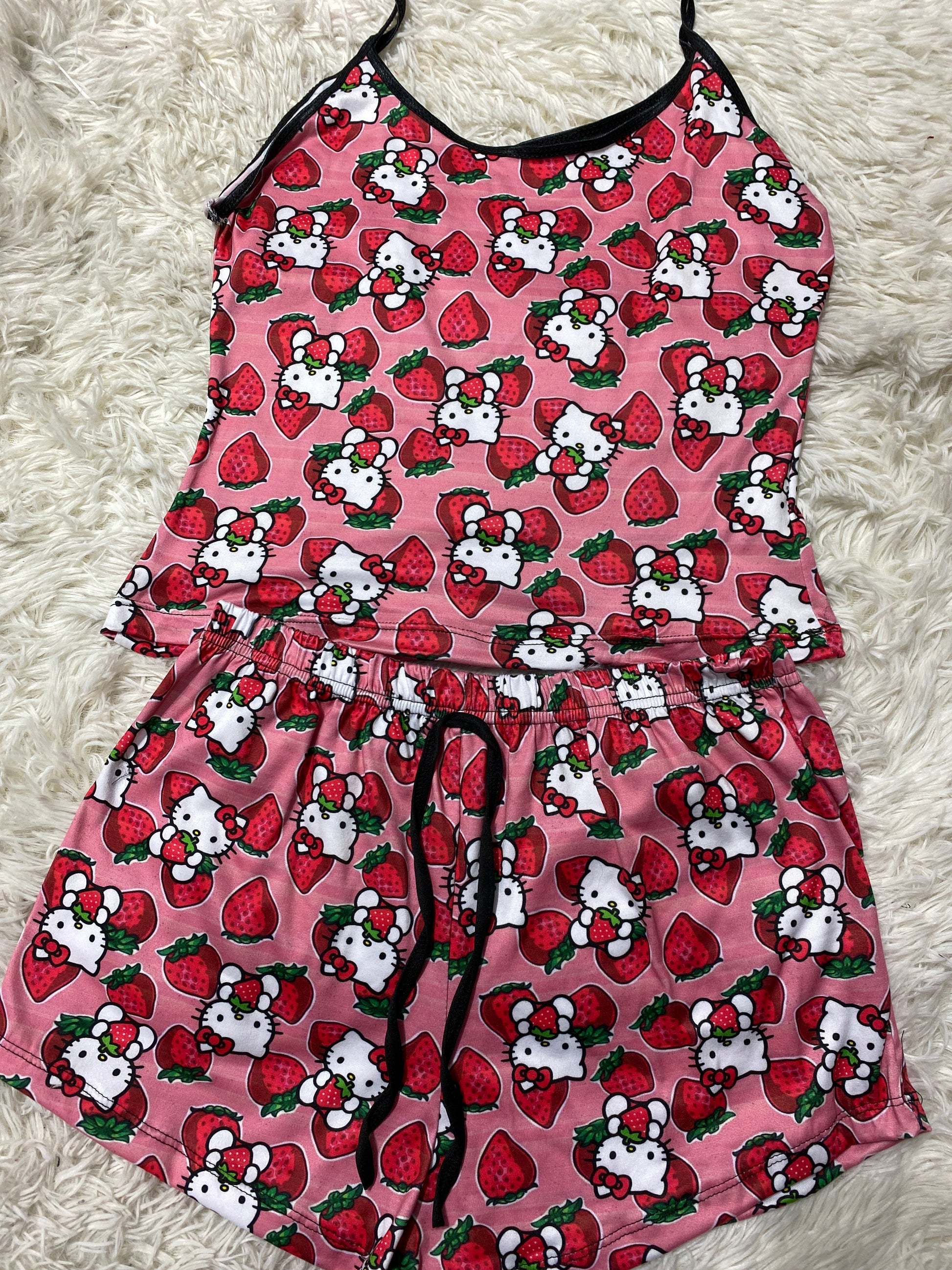 Hello Kitty Fresas Women's Pajama Set - Fundies