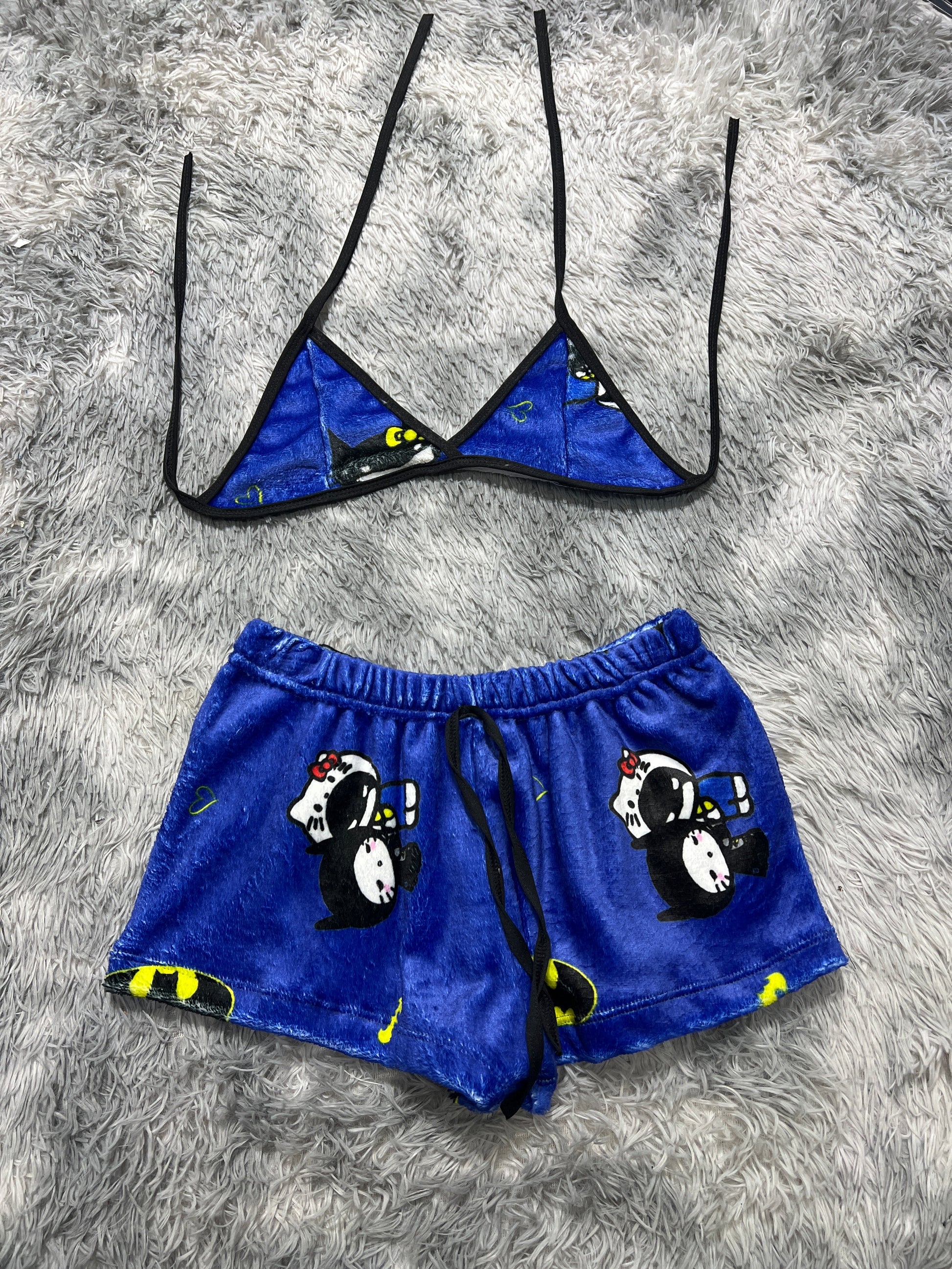 Hello Kitty Batman Background Blue With Short One Size Of Afelpad Matching Top & Short - Fundies