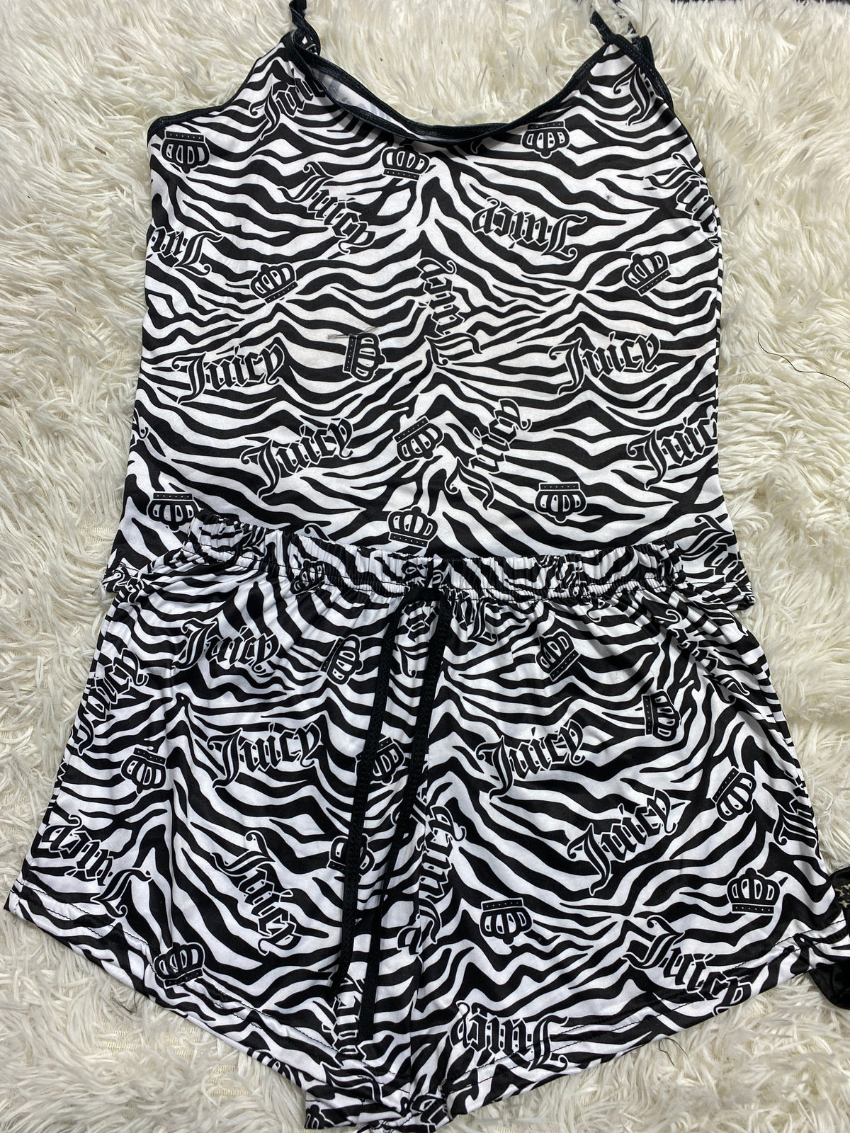 Juicy Zebra Brush Women's Pajama Set