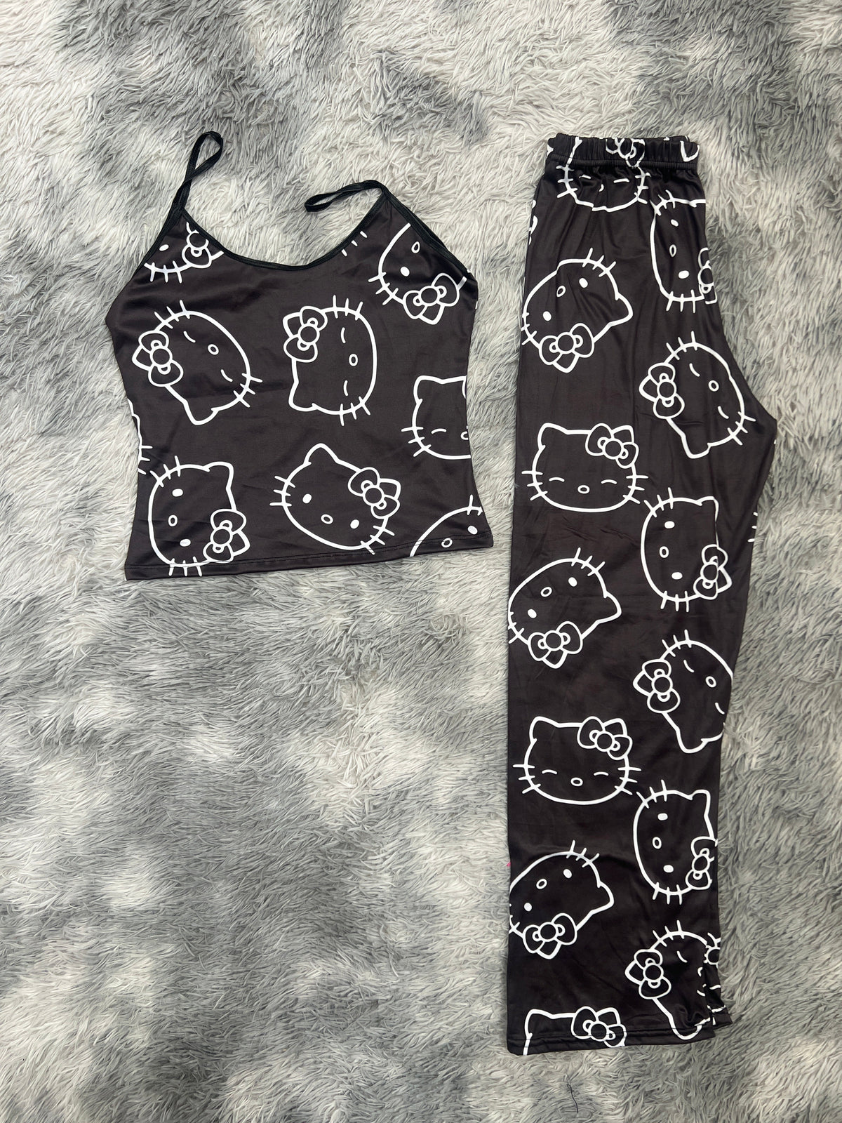 Hello Kitty Background Black Women's Pajama Set