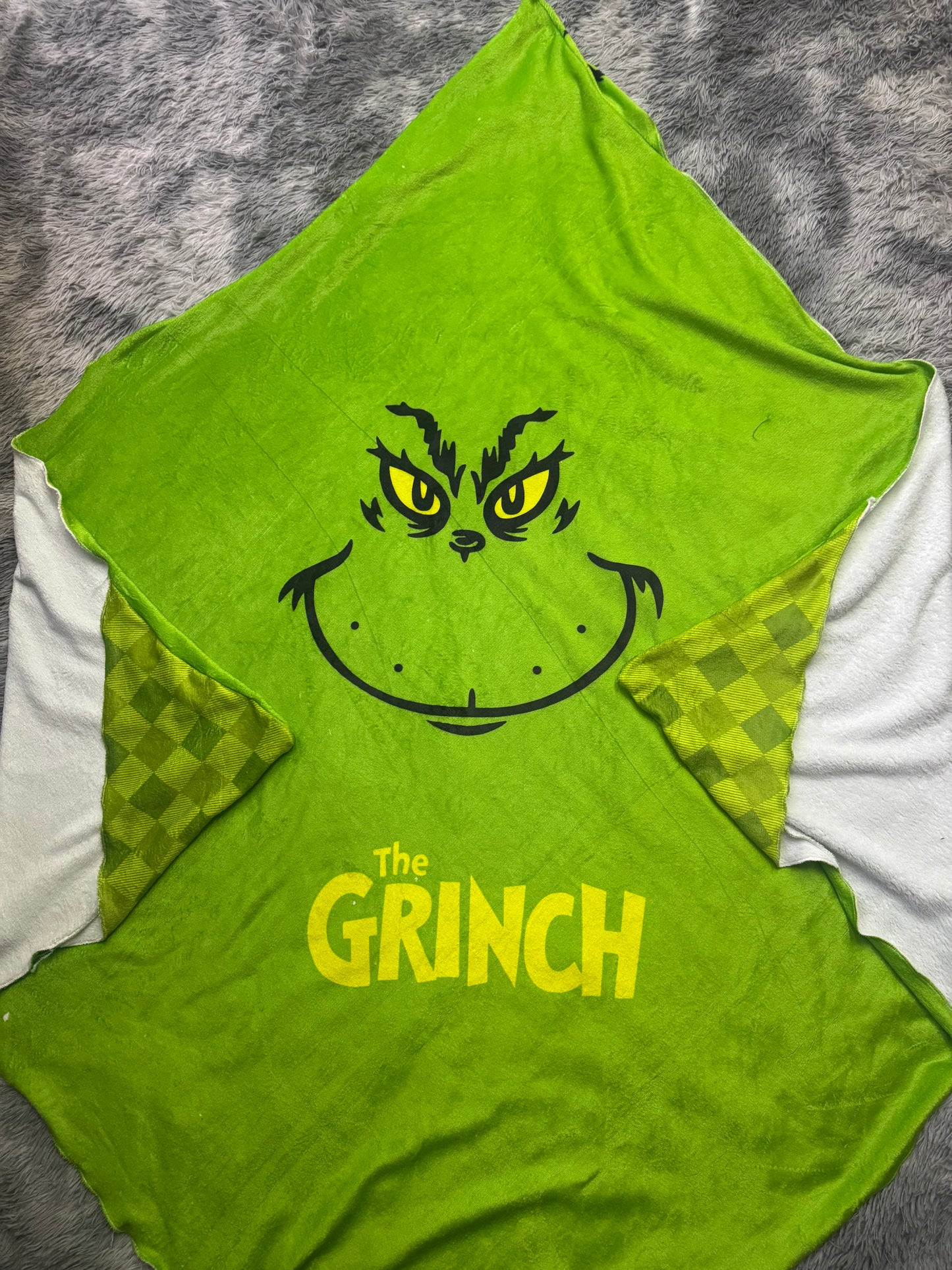Grinch hooded blanket