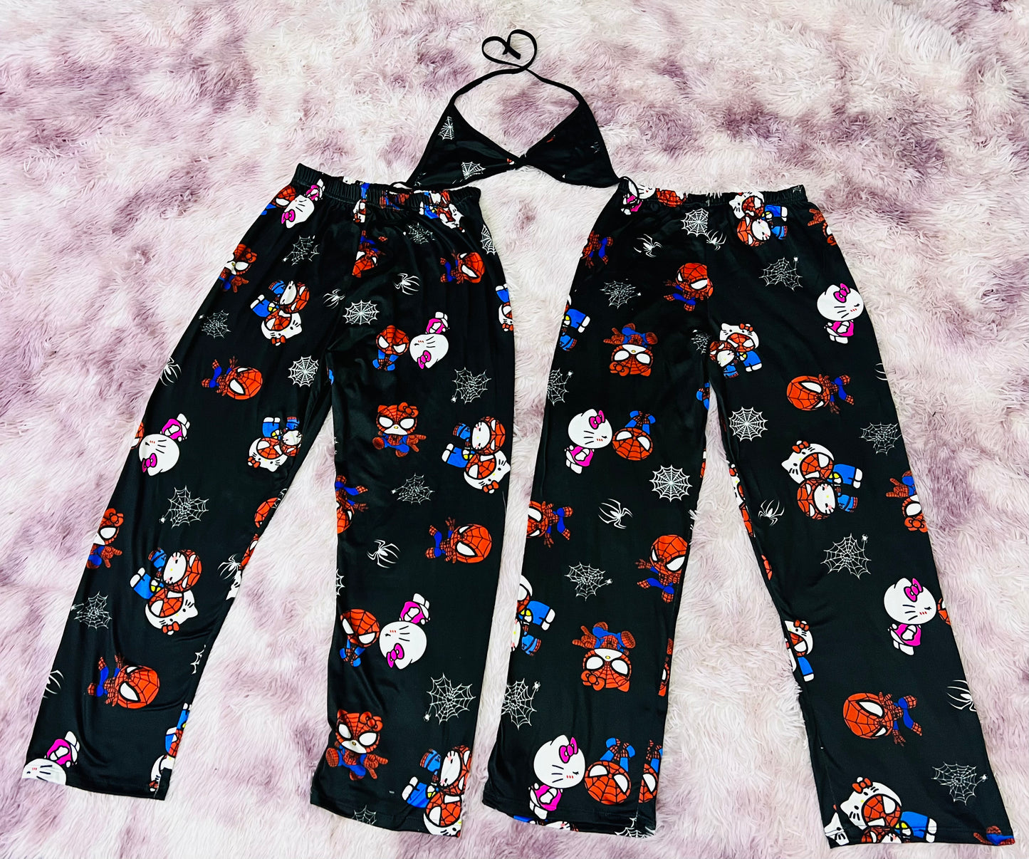 Spider y Kitty Love Black Background plush pajama duo