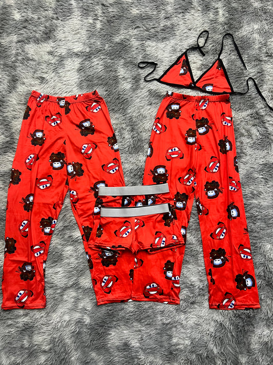 5 pz pajama duo Macqueen and mate red background